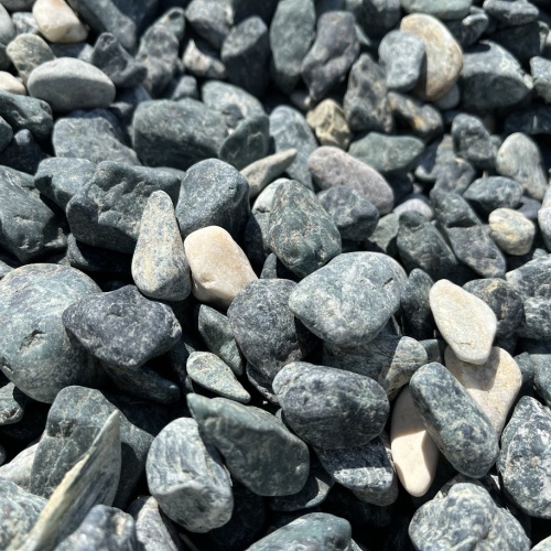 Galet de marbre vert (à la Tonne)  img_5458